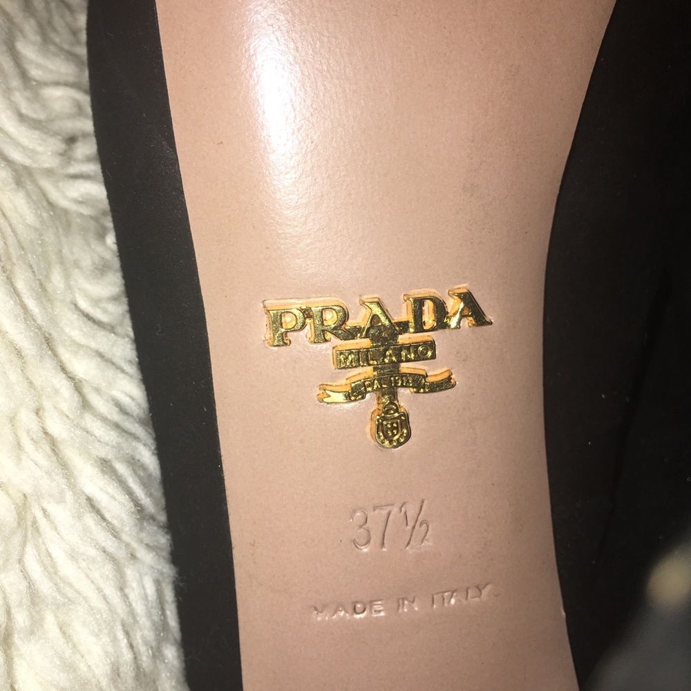Authentic 👠 PRADA 👠 suede heels - Picture 4 of 6